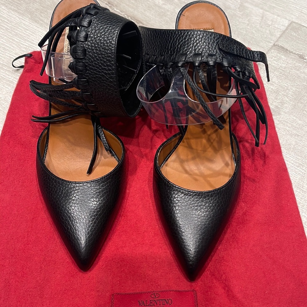 Black color, Valentino heels. Size 38. Never been worn